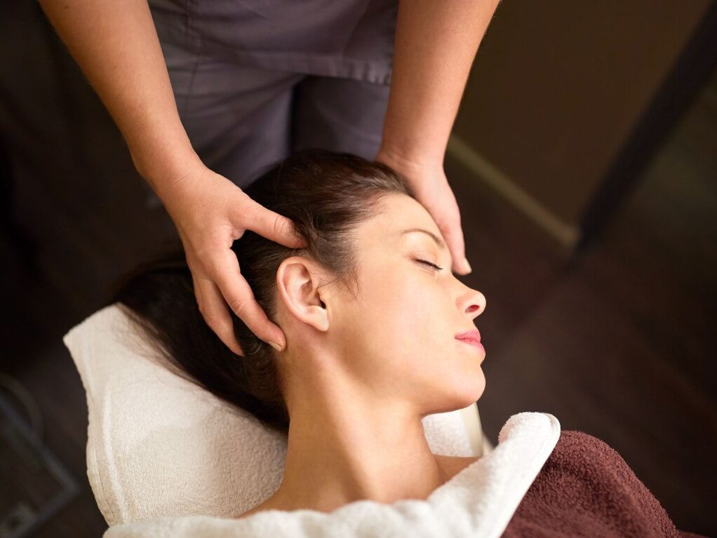 Massage cranien Schirotchampi Alexia Authenac Naturopathe à Peyssies